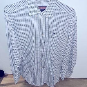 Mens vineyard vines buttonup, barely worn, freshly dry cleaned Originally $98.50